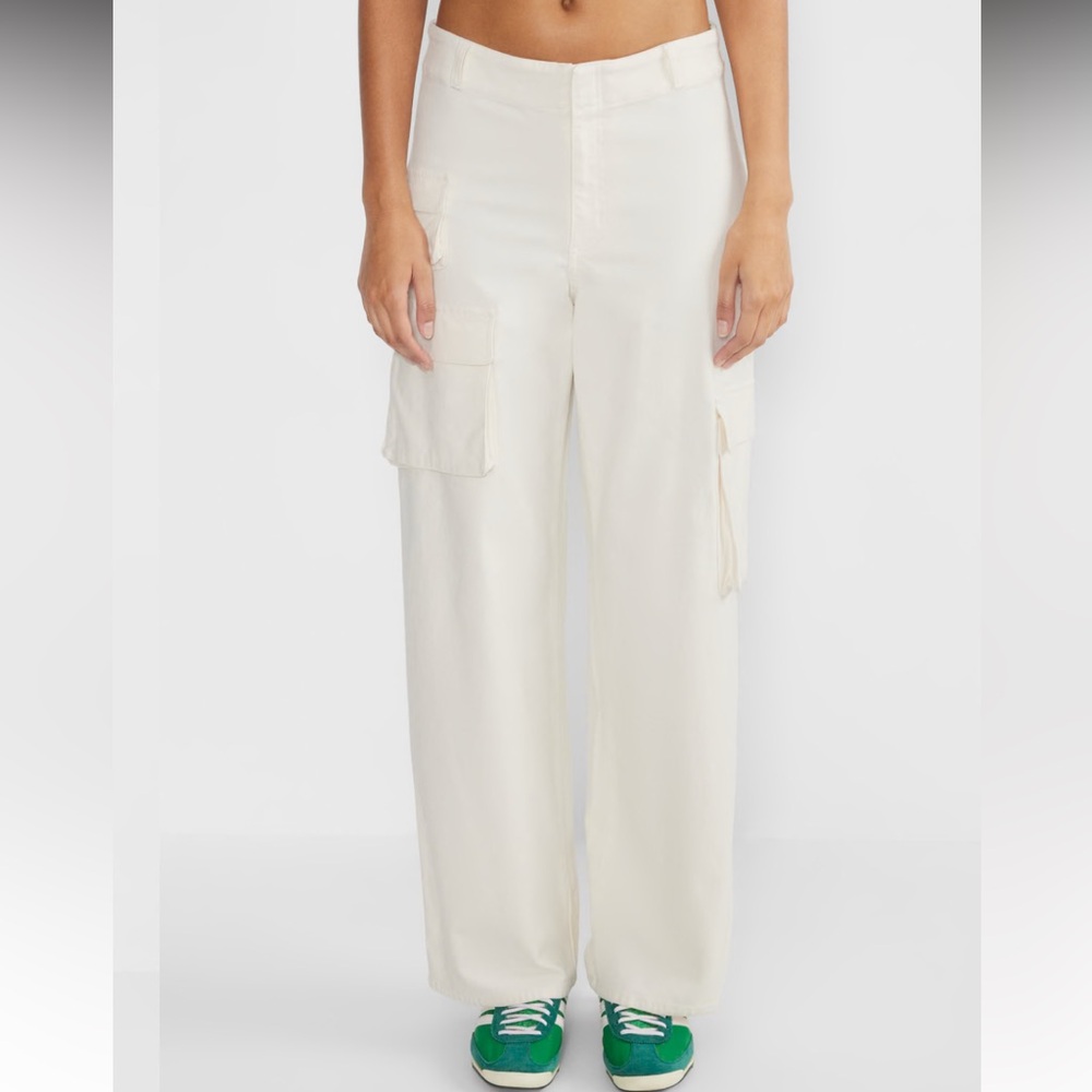 NWT Aritzia Cargo Pants White Birch - Picture 4 of 11
